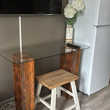 Ellivuori, Ellin Pooli 6 * Karkku